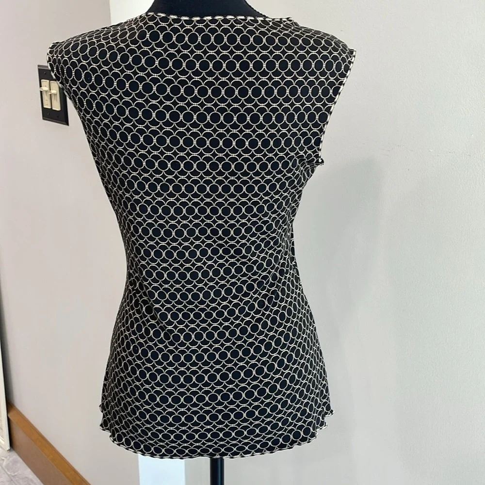 Max Studio size S Black and Tan Link design top